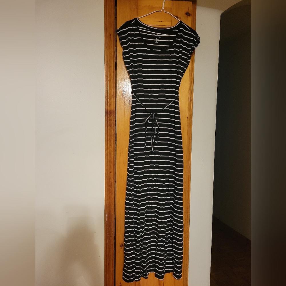 Small Motherhood Maternity Dress